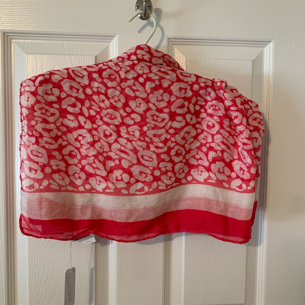 NWT Charming Charlie Pink Cheetah Print Scarf